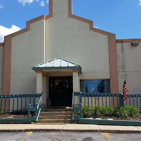 Mayfield Inn Clarion Bagian luar foto