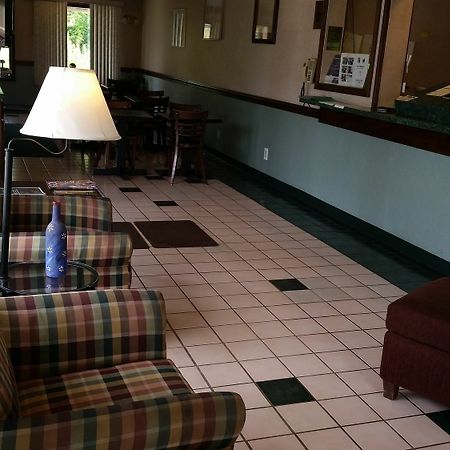 Mayfield Inn Clarion Bagian luar foto