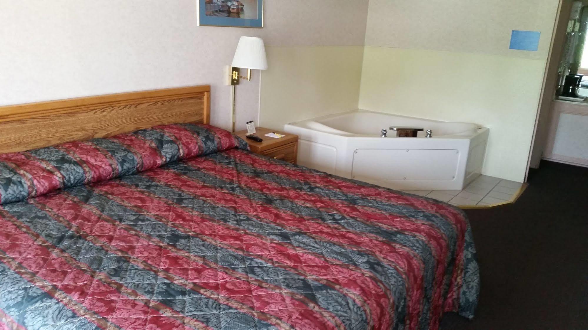 Mayfield Inn Clarion Bagian luar foto