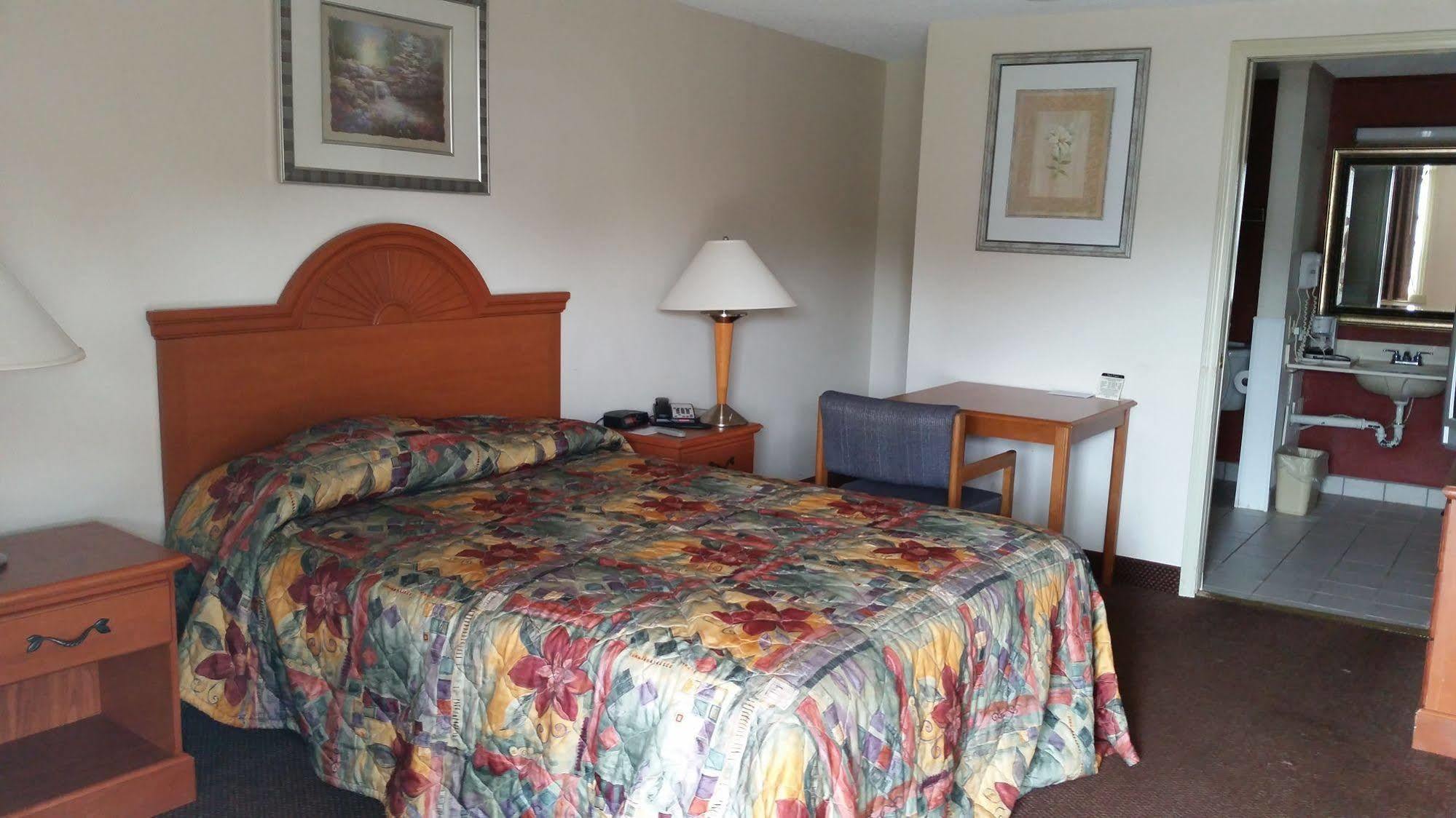 Mayfield Inn Clarion Bagian luar foto