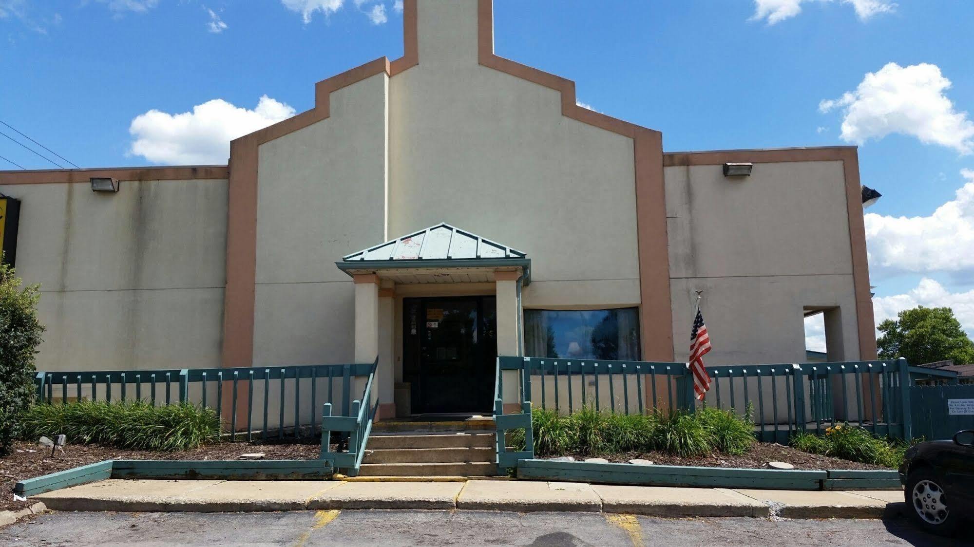 Mayfield Inn Clarion Bagian luar foto